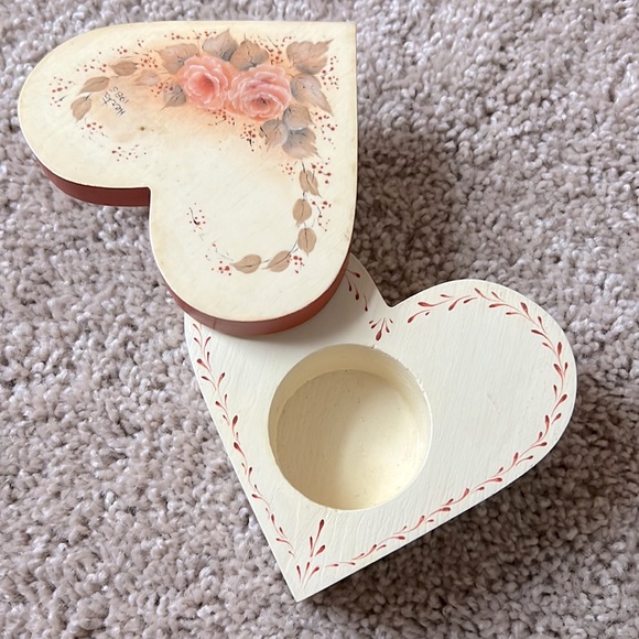📦 Herta Vintage 80s Hand Painted Heart Shaped Wood Trinket Box - Picture 2 of 3